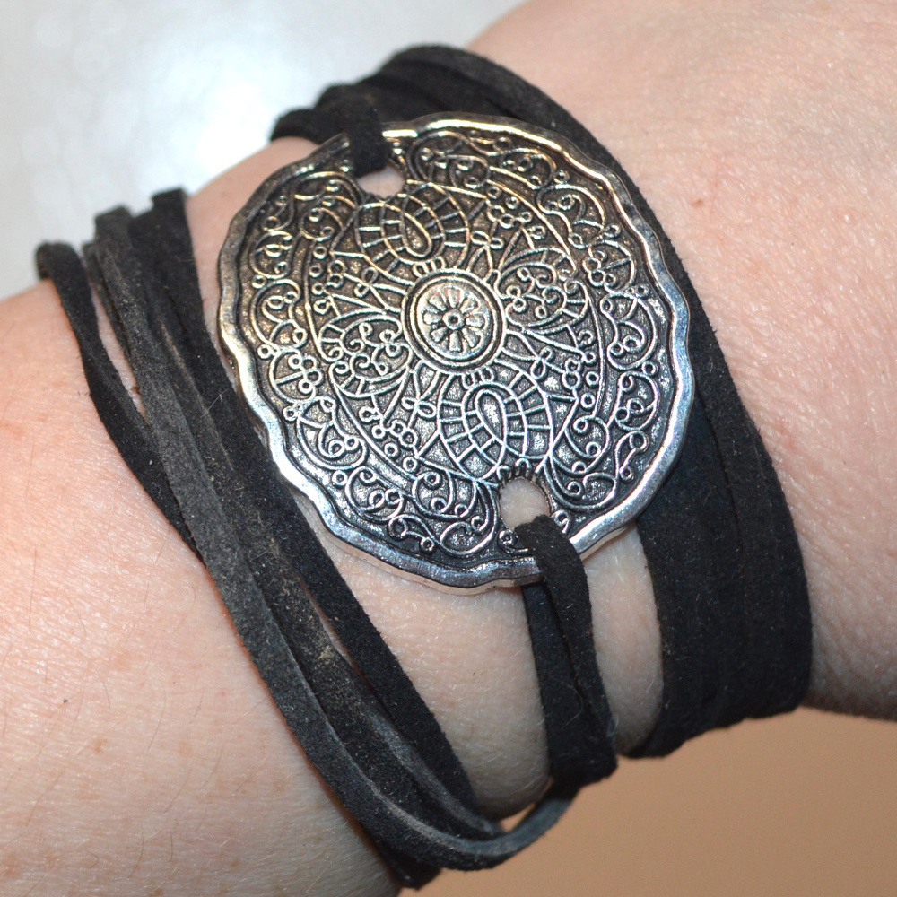 โฅ๏ธ๐น๐ 3 for 20/ Tie Wrap Silver Bracelet Cuff Yoga Boho Faux Leather - Picture 6 of 8